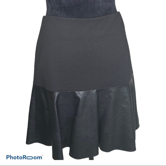 Halogen black skirt with pleather frill size 6P - Picture 1 of 6